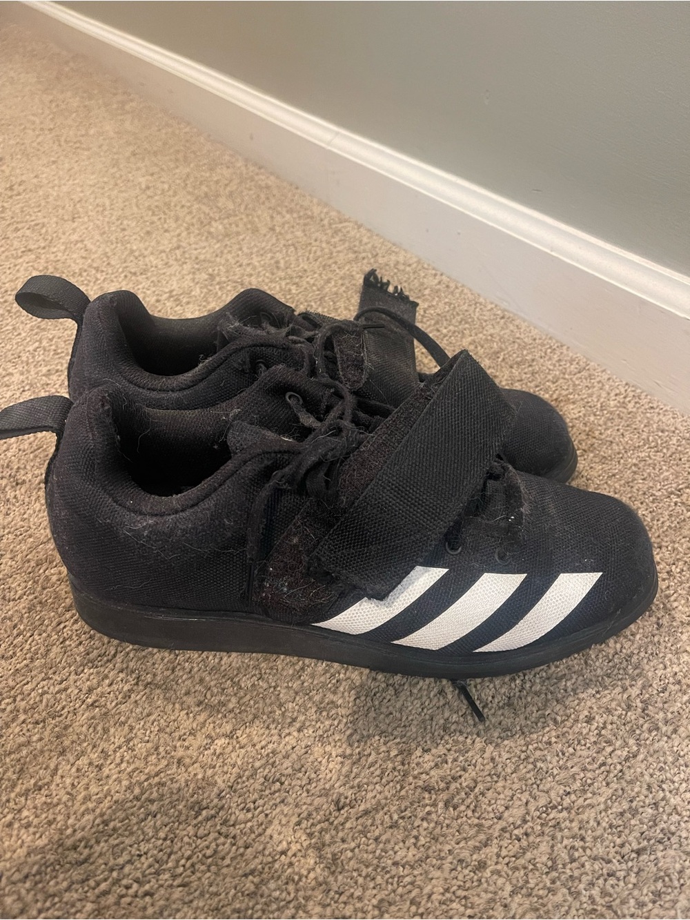 Adidas lifting shoes